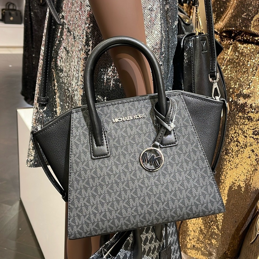 MICHAEL KORS
Avril Small Logo Top-Zip Satchel
COLOR BLACK
NWT - Picture 6 of 16